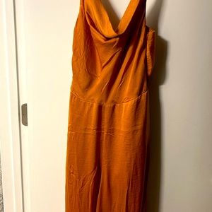 Orange jumpsuit with silt